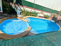 BADLADZ Beach and Dive Resort