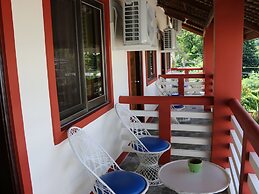 BADLADZ Beach and Dive Resort