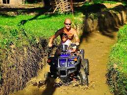 BADLADZ Beach and Dive Resort