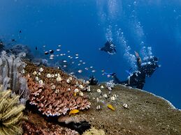 BADLADZ Beach and Dive Resort