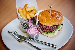 Stirling Court Hotel