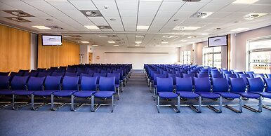 Stirling Court Hotel