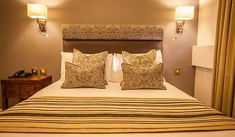 Stirling Court Hotel