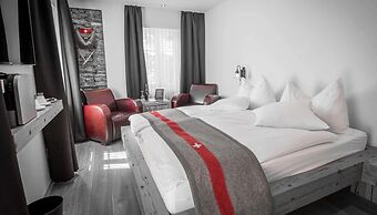 The Dom Hotel