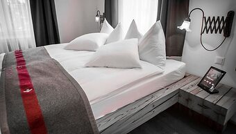 The Dom Hotel