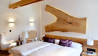 The Dom Hotel