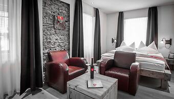 The Dom Hotel