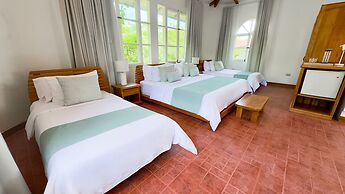 Angermeyer Waterfront Inn
