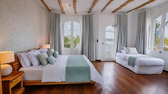 Angermeyer Waterfront Inn