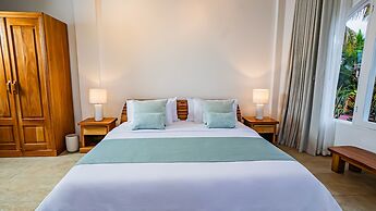 Angermeyer Waterfront Inn