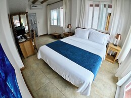 Angermeyer Waterfront Inn