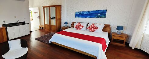 Angermeyer Waterfront Inn