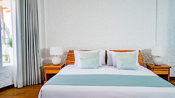 Angermeyer Waterfront Inn