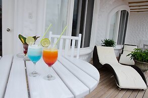 Angermeyer Waterfront Inn