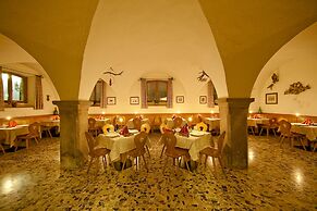 Hotel Tyrol