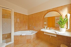 Hotel Tyrol