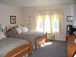 Camelot Restaurant & Inn