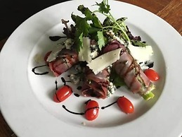 Camelot Restaurant & Inn