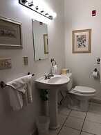 Camelot Restaurant & Inn