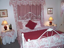 Camelot Restaurant & Inn