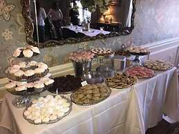 Camelot Restaurant & Inn