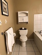 Camelot Restaurant & Inn