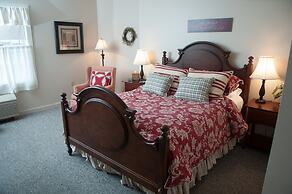 Camelot Restaurant & Inn