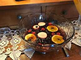 Camelot Restaurant & Inn