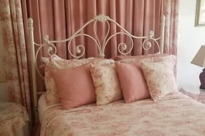 Camelot Restaurant & Inn