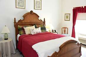 Camelot Restaurant & Inn