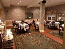 Camelot Restaurant & Inn