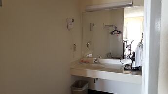 Econo Lodge Glade Springs I-81