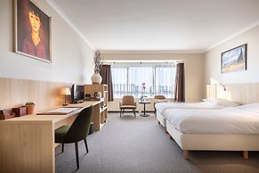 Carlton Hotel