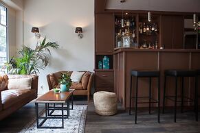 Carlton Hotel