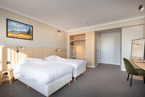 Carlton Hotel