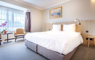 Carlton Hotel