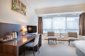 Carlton Hotel