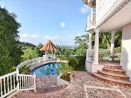 Tropical Lagoon Resort