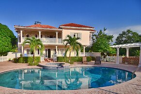 Tropical Lagoon Resort