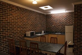 Federation Gardens & Possums Hideaway