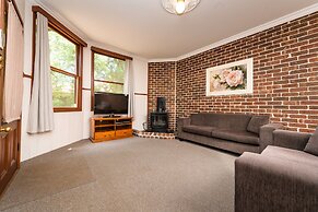 Federation Gardens & Possums Hideaway