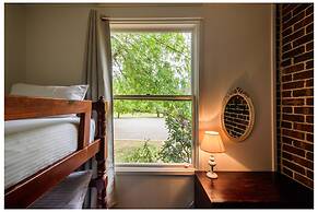 Federation Gardens & Possums Hideaway