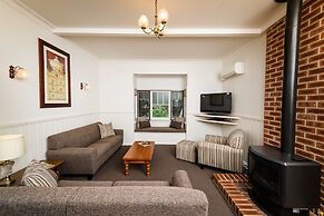 Federation Gardens & Possums Hideaway