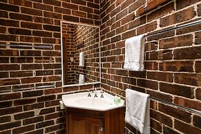 Federation Gardens & Possums Hideaway