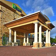 Holiday Inn Express & Suites Fredericksburg, an IHG Hotel