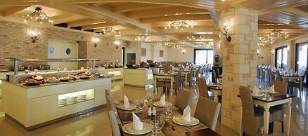 Cactus Royal Resort & Spa