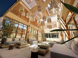 The Breakers Diving & Surfing Lodge