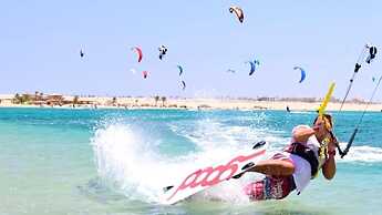 The Breakers Diving & Surfing Lodge