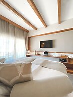 The Breakers Diving & Surfing Lodge