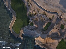 The Breakers Diving & Surfing Lodge